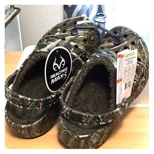 camo insulated crocs